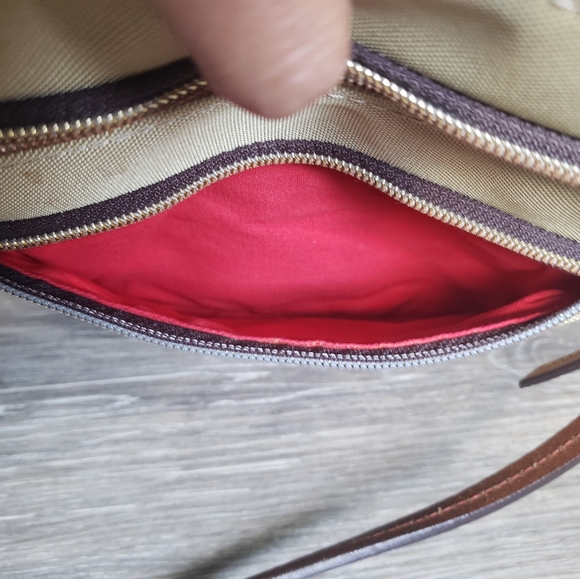 DOONEY & BOURKE INC.TRIPLE ZIP SLING BAG - Picture 14 of 16